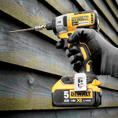 Kit 8 attrezzi DEWALT DCK853P4-QW XR 18V 5Ah Li-Ion