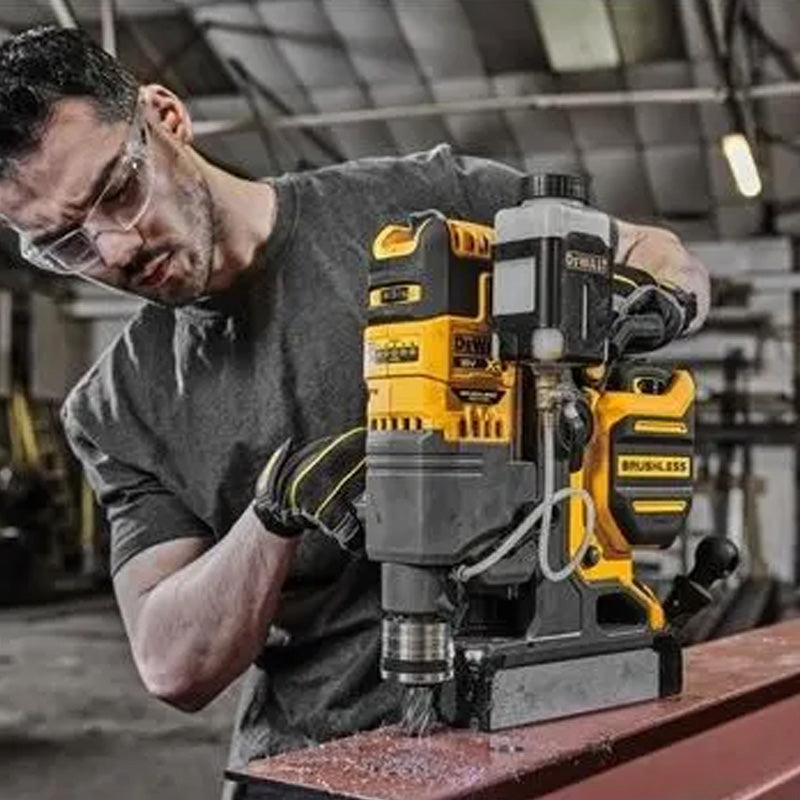 Perceuse magnétique DEWALT DCD1623N-XJ  XR 18V ADVANTAGE brushless (sans batteries, sans chargeur)