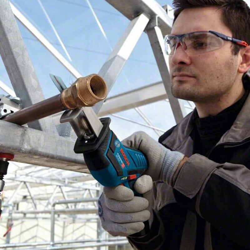 Scie Sabre sans fil BOSCH 060164L902 GSA 12V - 14 Professionnal (vendu sans batterie) en carton)