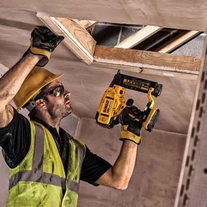 Cloueur de finition 18Ga 18V DEWALT DCN680NT-XJ Brushless avec un coffret