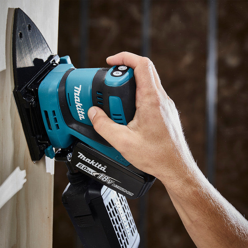 Ponceuse vibrante MAKITA DBO480Z 112 x 102 mm 18V (machine seule)